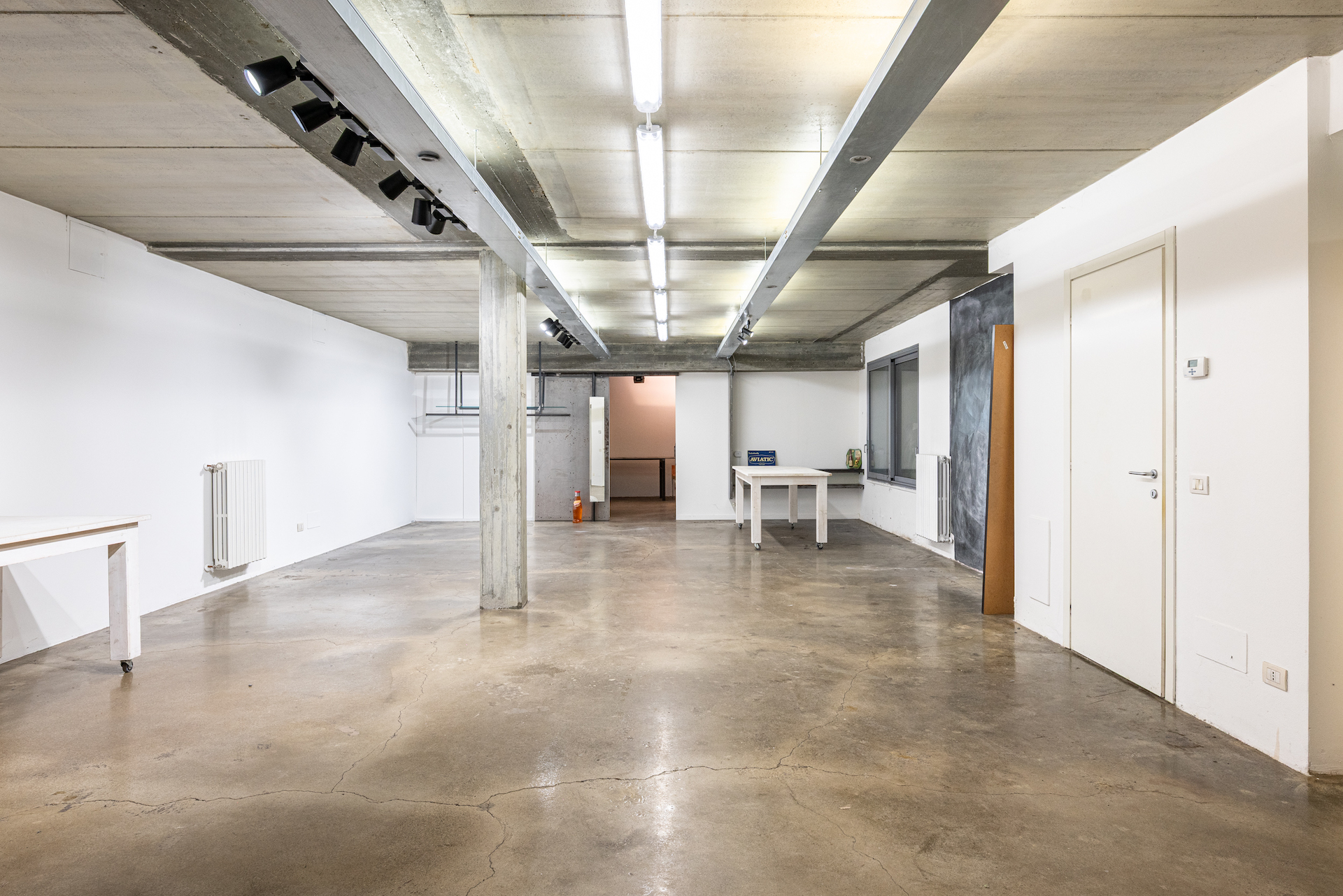 Locazione showroom in Alzaia Naviglio Pavese