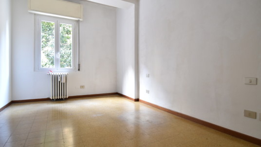 Affitto ufficio di due locali in zona Washington, Milano. Affitto ufficio di due locali in zona Washington, Milano.