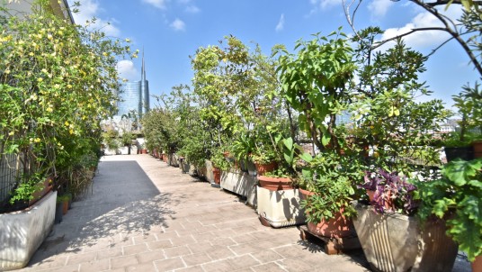 Vendita attico con terrazzo corso Garibaldi, Milano. Vendita attico con terrazzo corso Garibaldi, Milano.