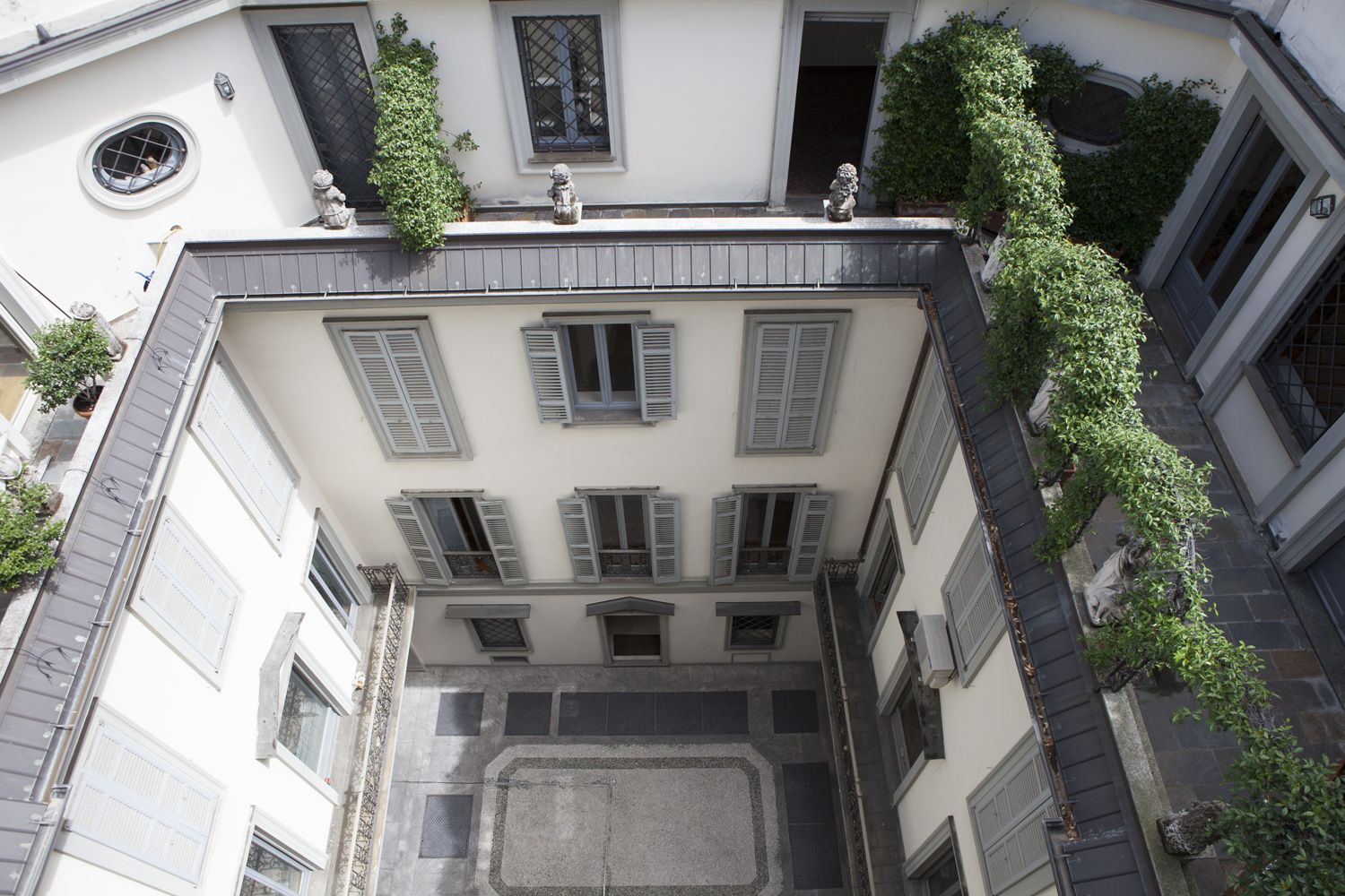 cortile dall'alto 1