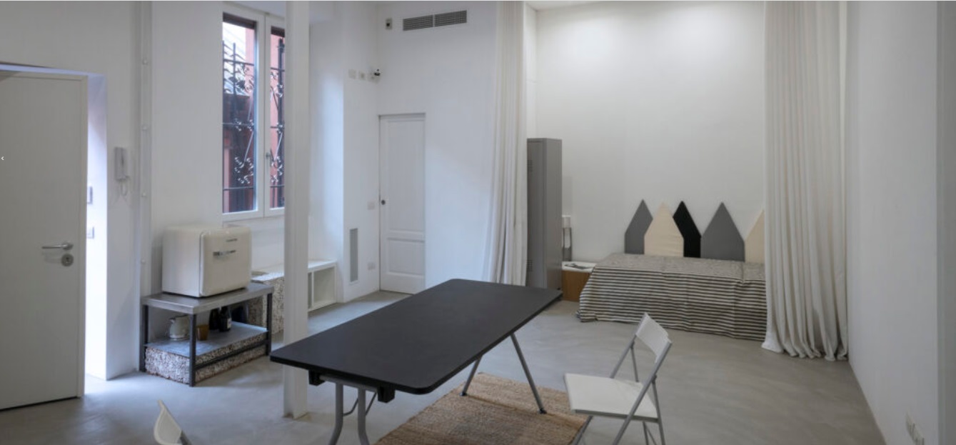 Short rent Isola Design District
