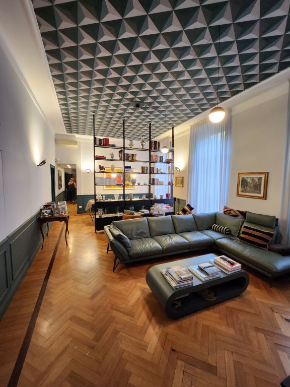 Affitto ampio appartamento con terrazzo, via Donizetti