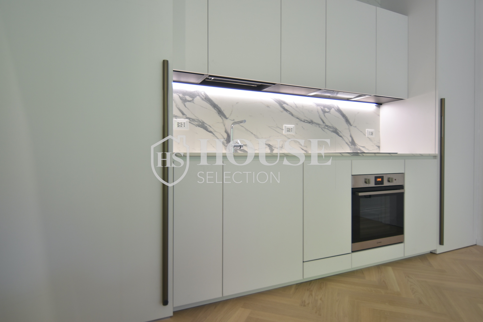 Vendita trilocale via Redaelli, nuova realizzazione, piano alto, giardino, Milano 12