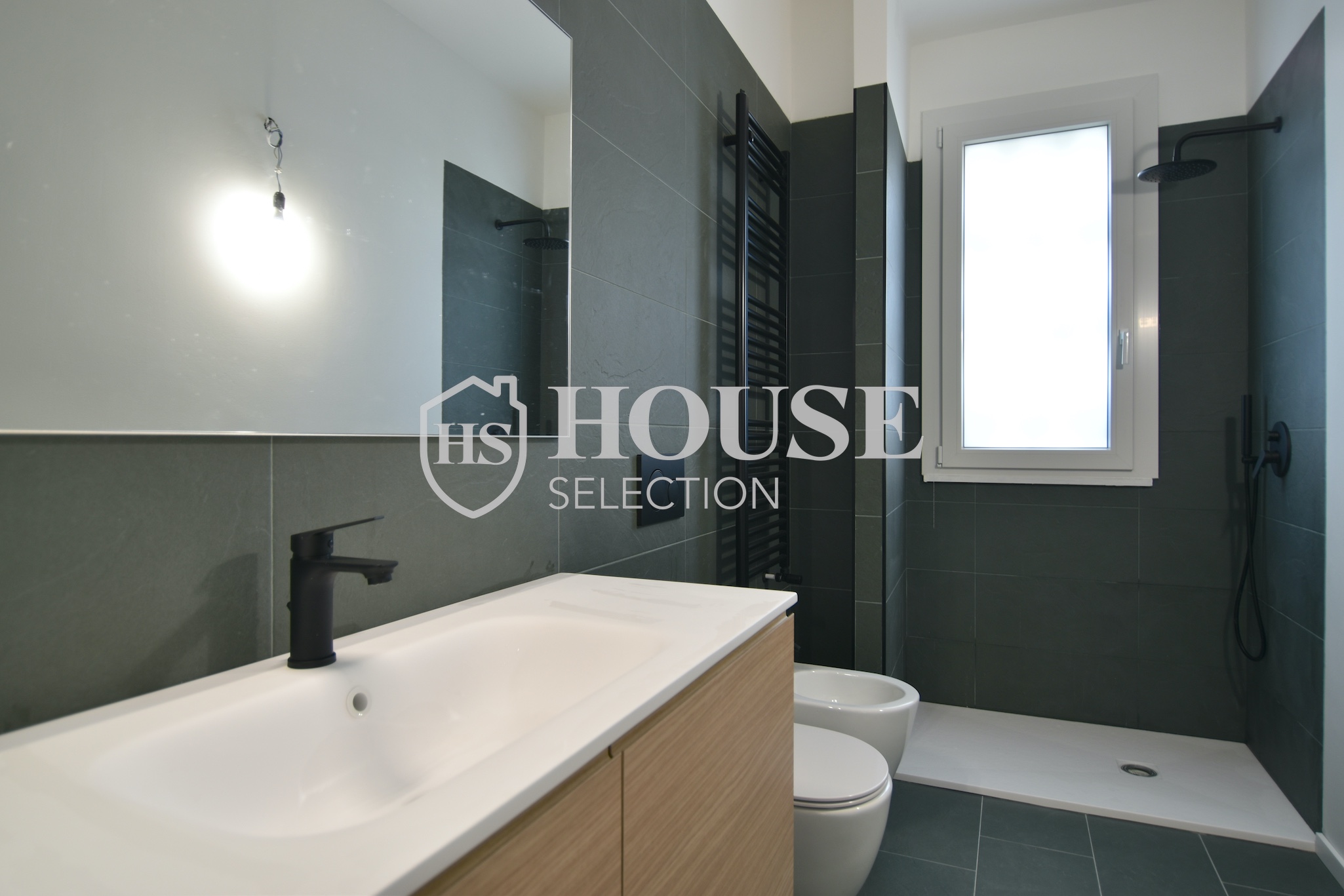 Vendita trilocale via Redaelli, nuova realizzazione, piano alto, giardino, Milano 16