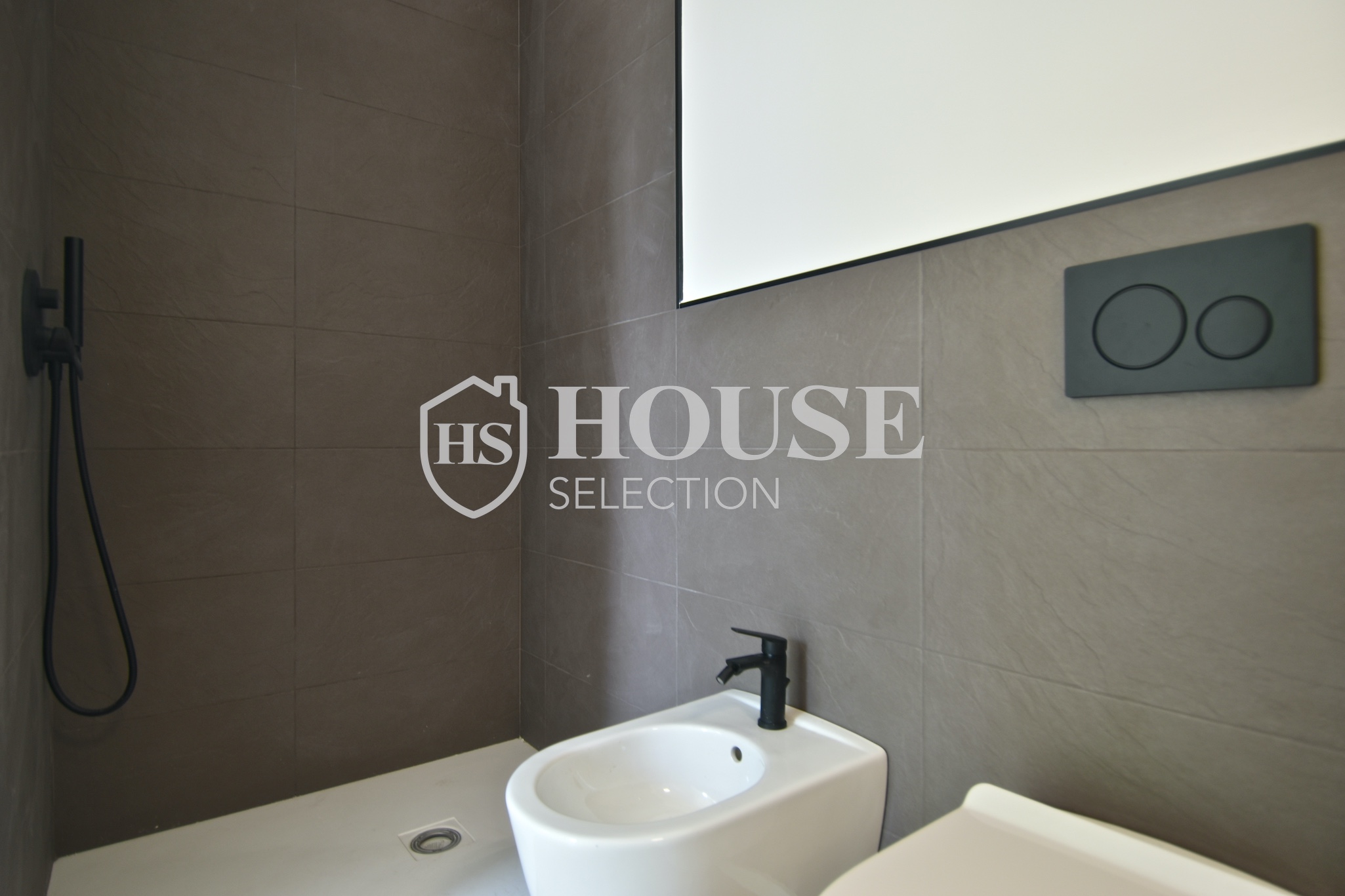 Vendita trilocale via Redaelli, nuova realizzazione, piano alto, giardino, Milano 5