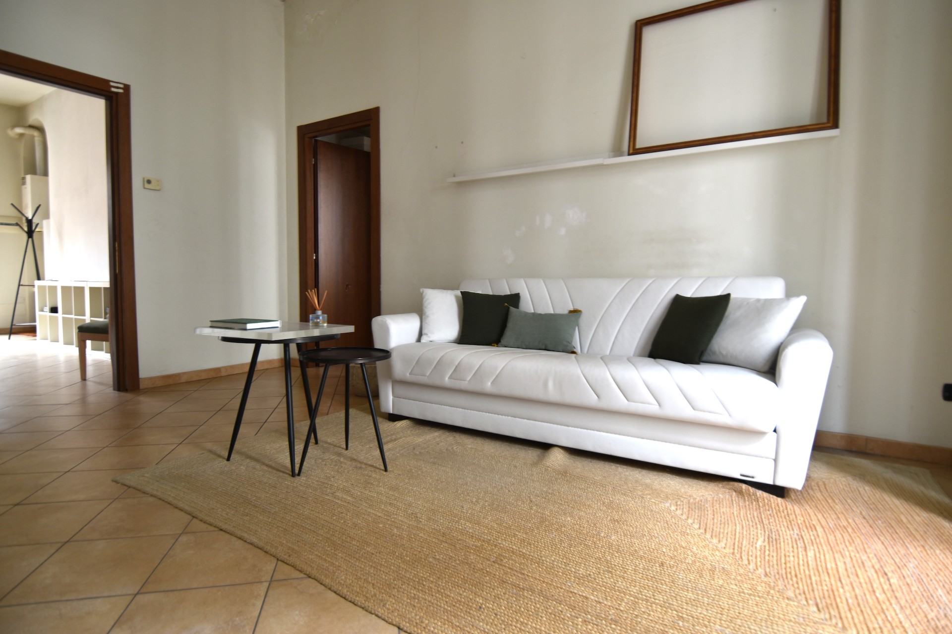 Locazione bilocale, Isola