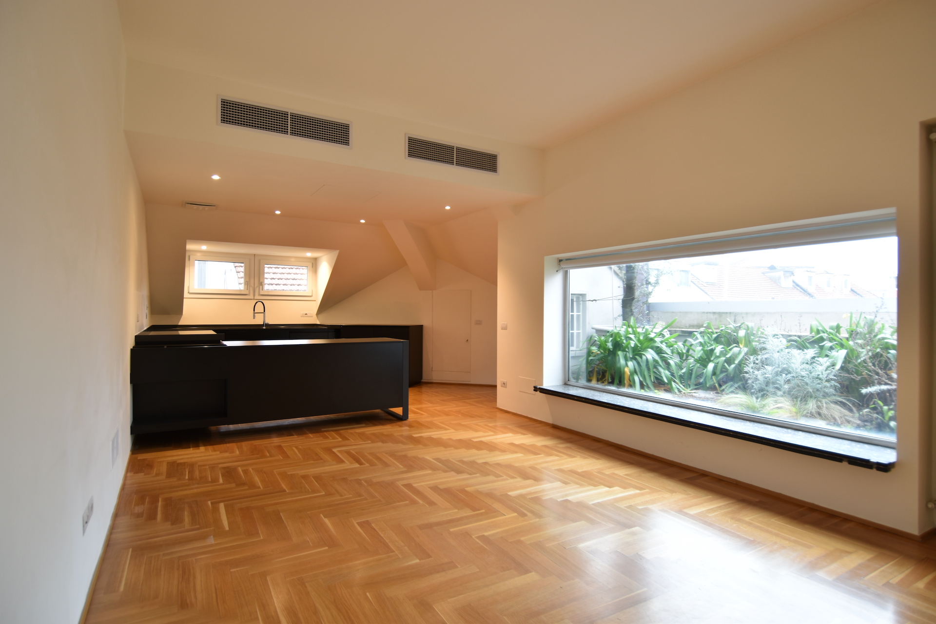 Locazione attico con terrazzo, Solari