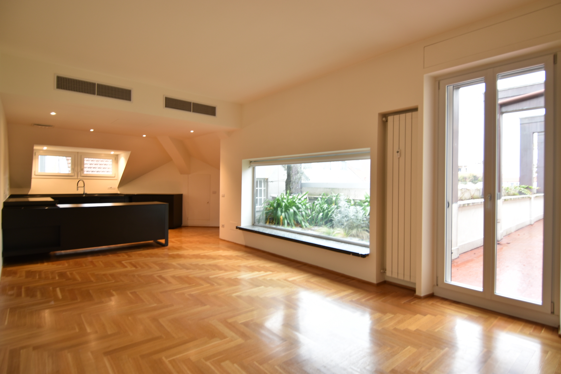 Locazione attico con terrazzo, Solari