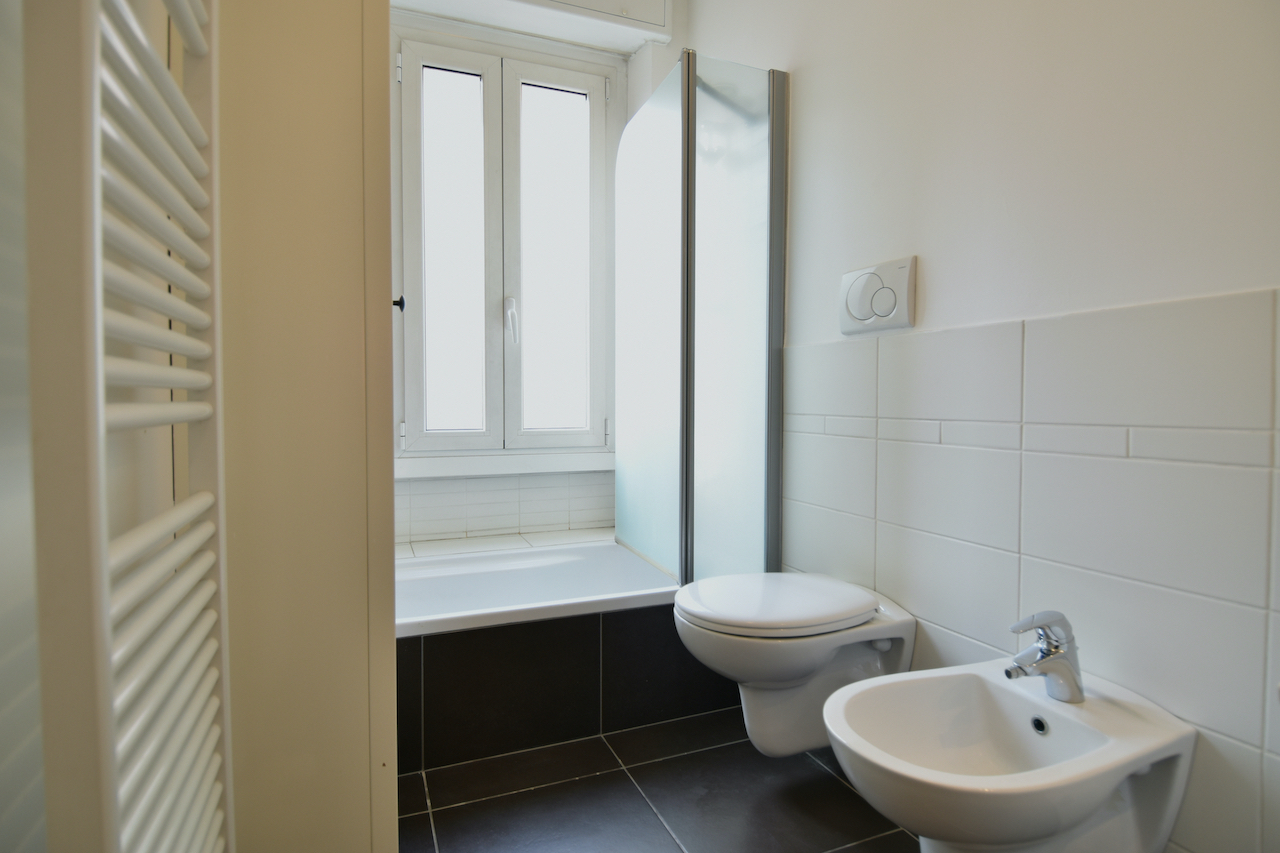 Affitto trilocale con balcone, viale Zara, ristrutturato e arredato, Milano 14