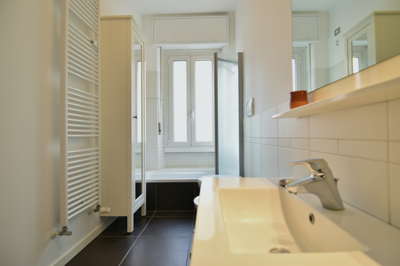 Affitto trilocale con balcone, viale Zara, ristrutturato e arredato, Milano 15