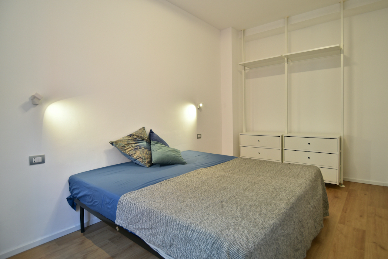 Affitto trilocale con balcone, viale Zara, ristrutturato e arredato, Milano 16