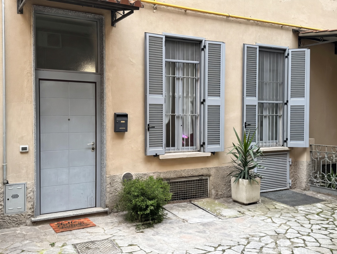 f6f997b8-155f-488b-a8aa-8d871e20565e