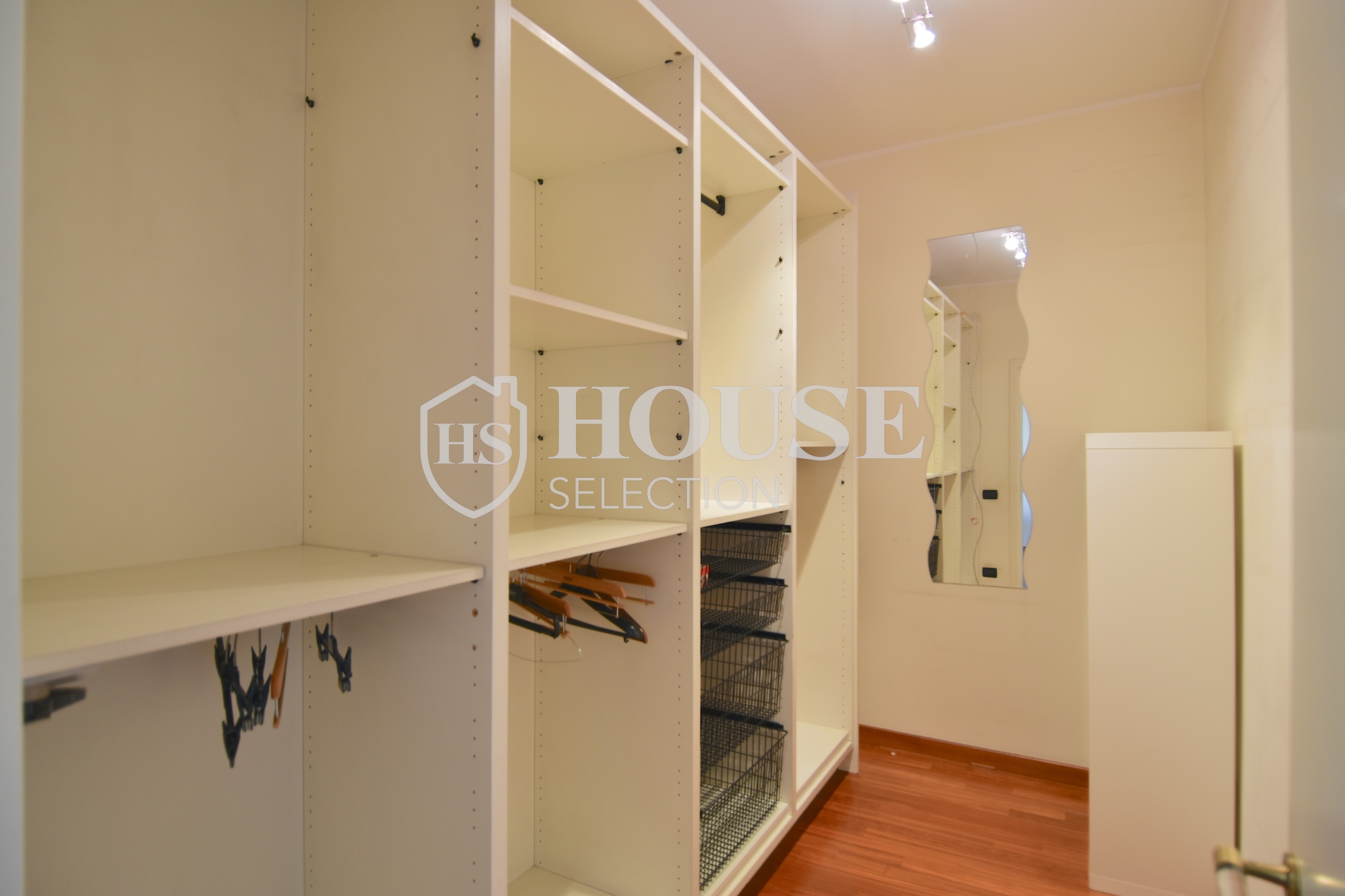 Vendita tre locali con balconate, piano alto, Bovisa, Milano 17