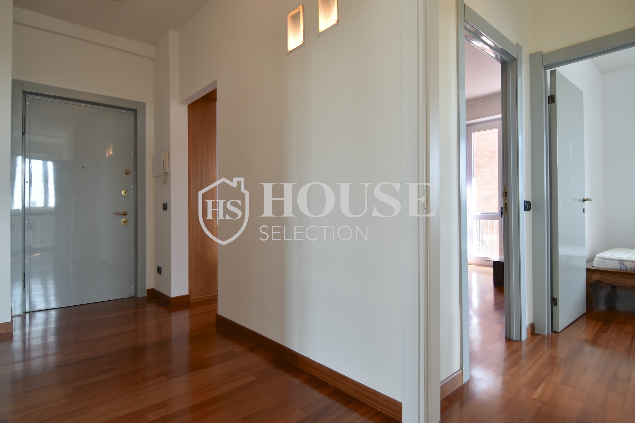 Vendita tre locali con balconate, piano alto, Bovisa, Milano 3